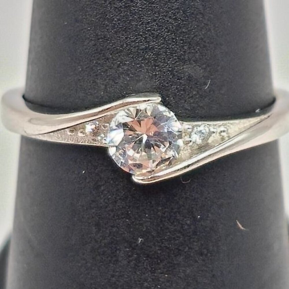 0.5 ct Moissanite Ring in 925 Sterling Silver Offset Design - Picture 5 of 7